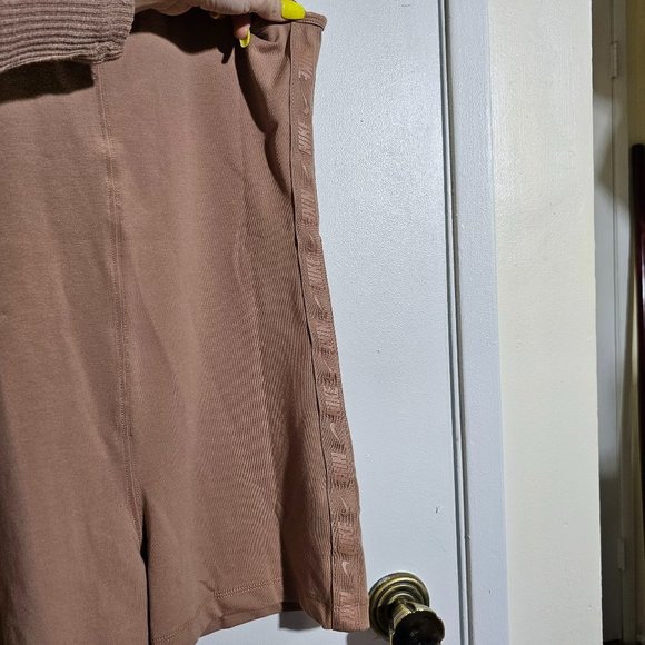 🏷️NWT Nike Sportswear Bodysuit In Desert Dust - Size Medium - Picture 10 of 15